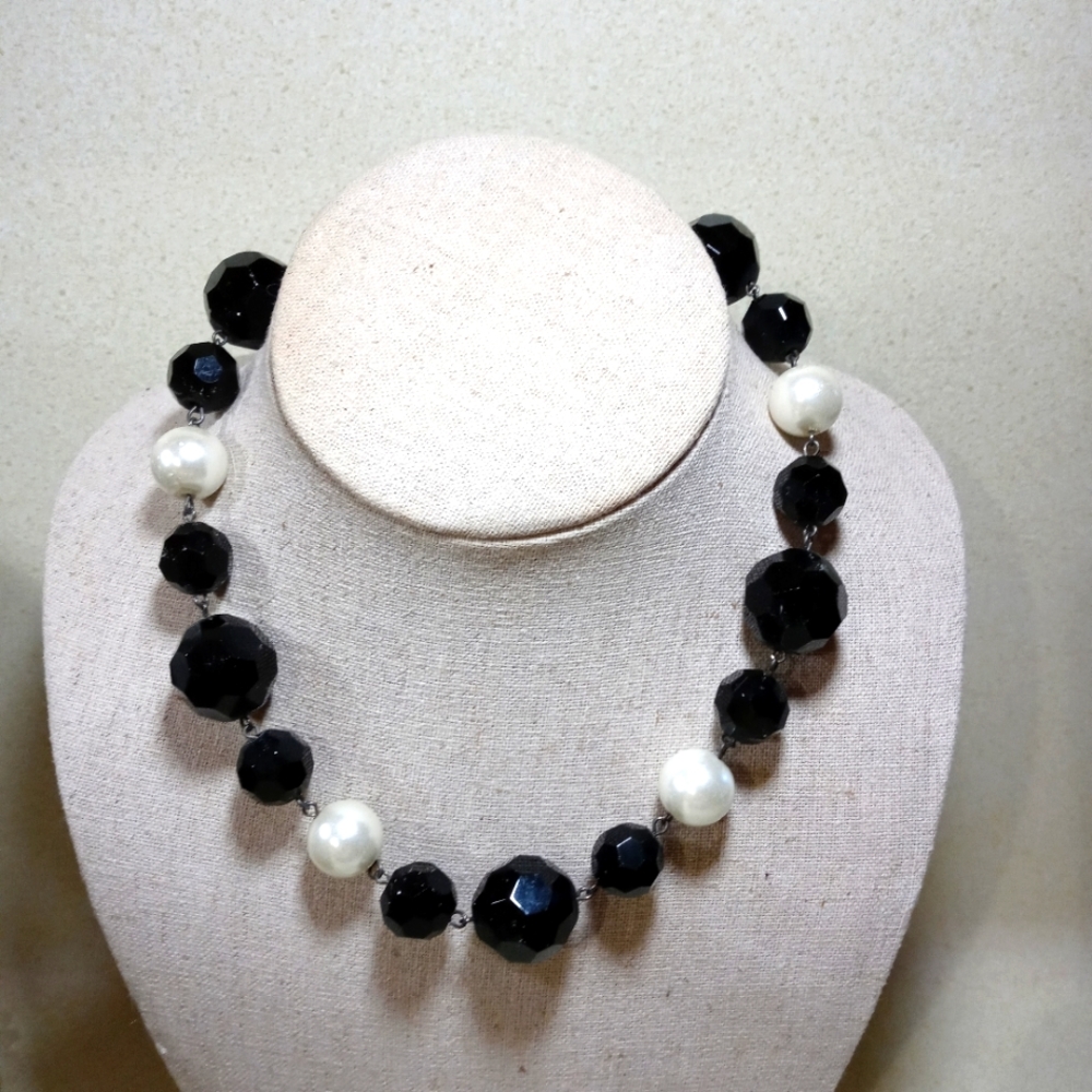 Black Faceted Glass Bead & Faux Pearl Necklace
